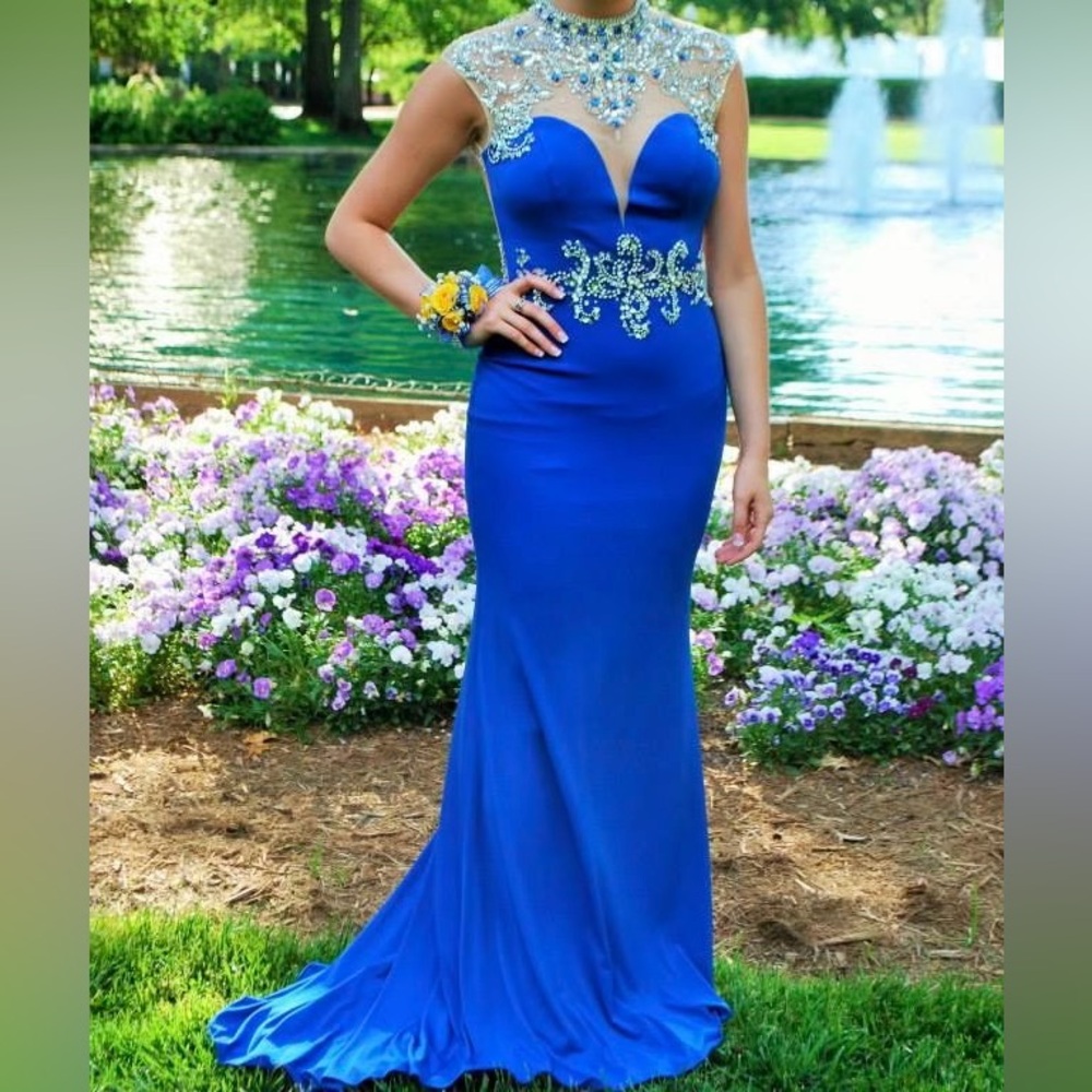 Elegant Blue Evening Gown